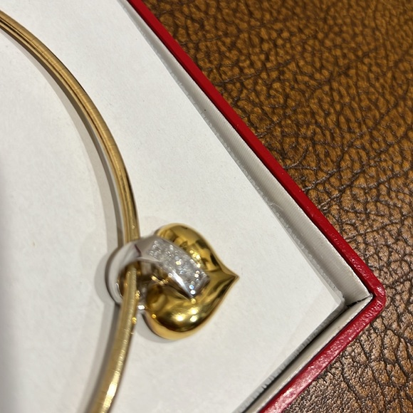 Beautiful crafted 18k Gold Heart 💛 shaped Pendant with 10 Princess Cut Diamond! - Picture 4 of 7